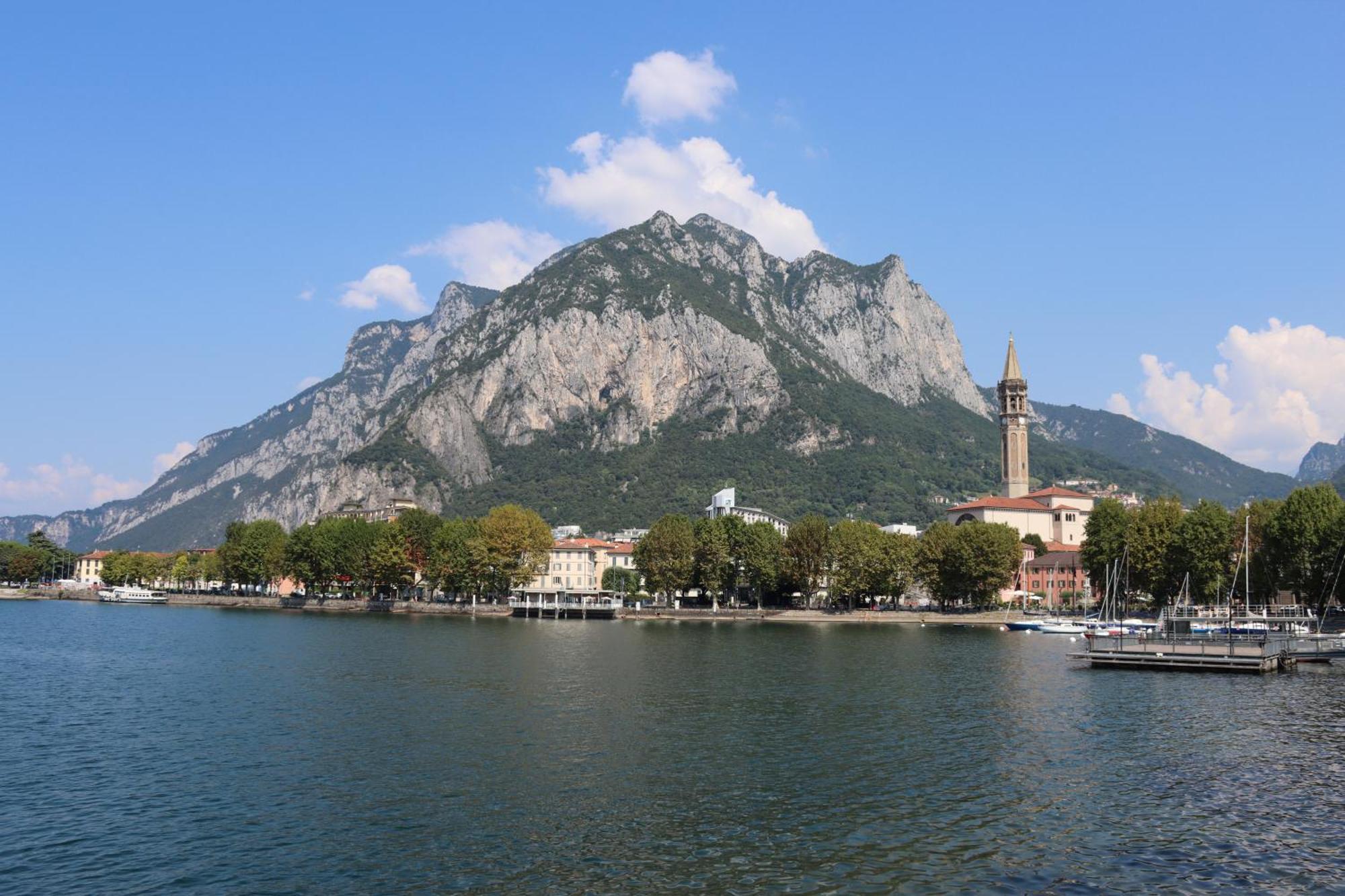 Casa Ardo Wifi & Free Parking In Lecco Center Apartment Luaran gambar