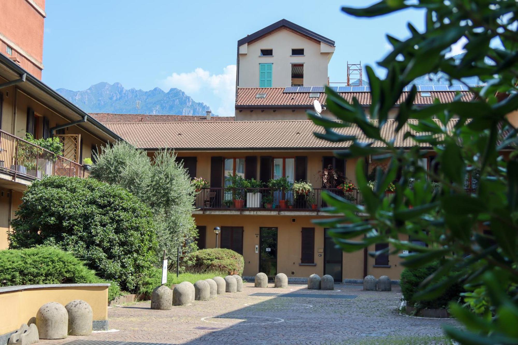Casa Ardo Wifi & Free Parking In Lecco Center Apartment Luaran gambar