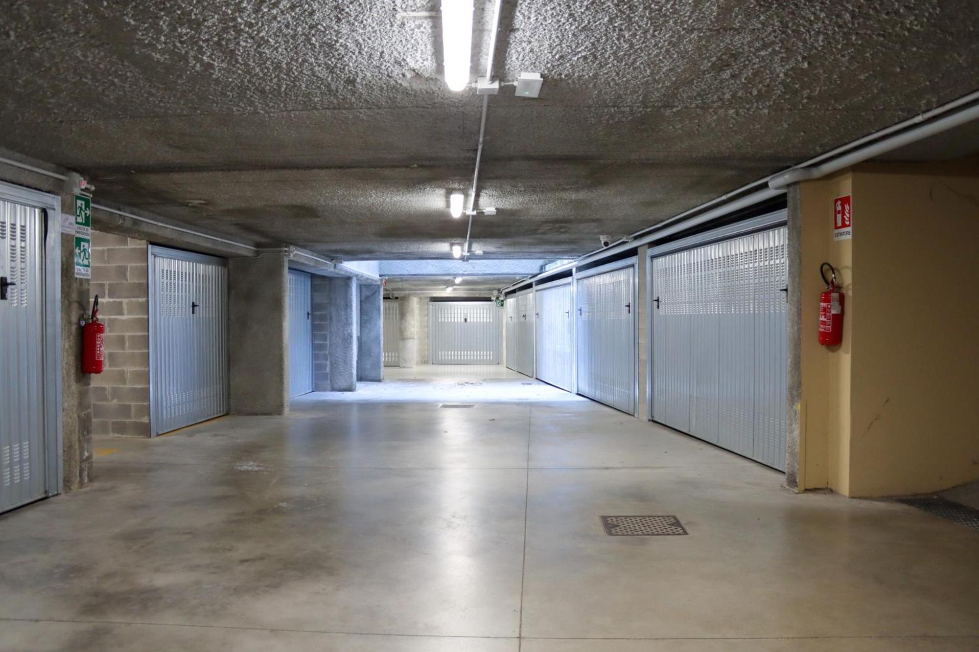 Casa Ardo Wifi & Free Parking In Lecco Center Apartment Luaran gambar