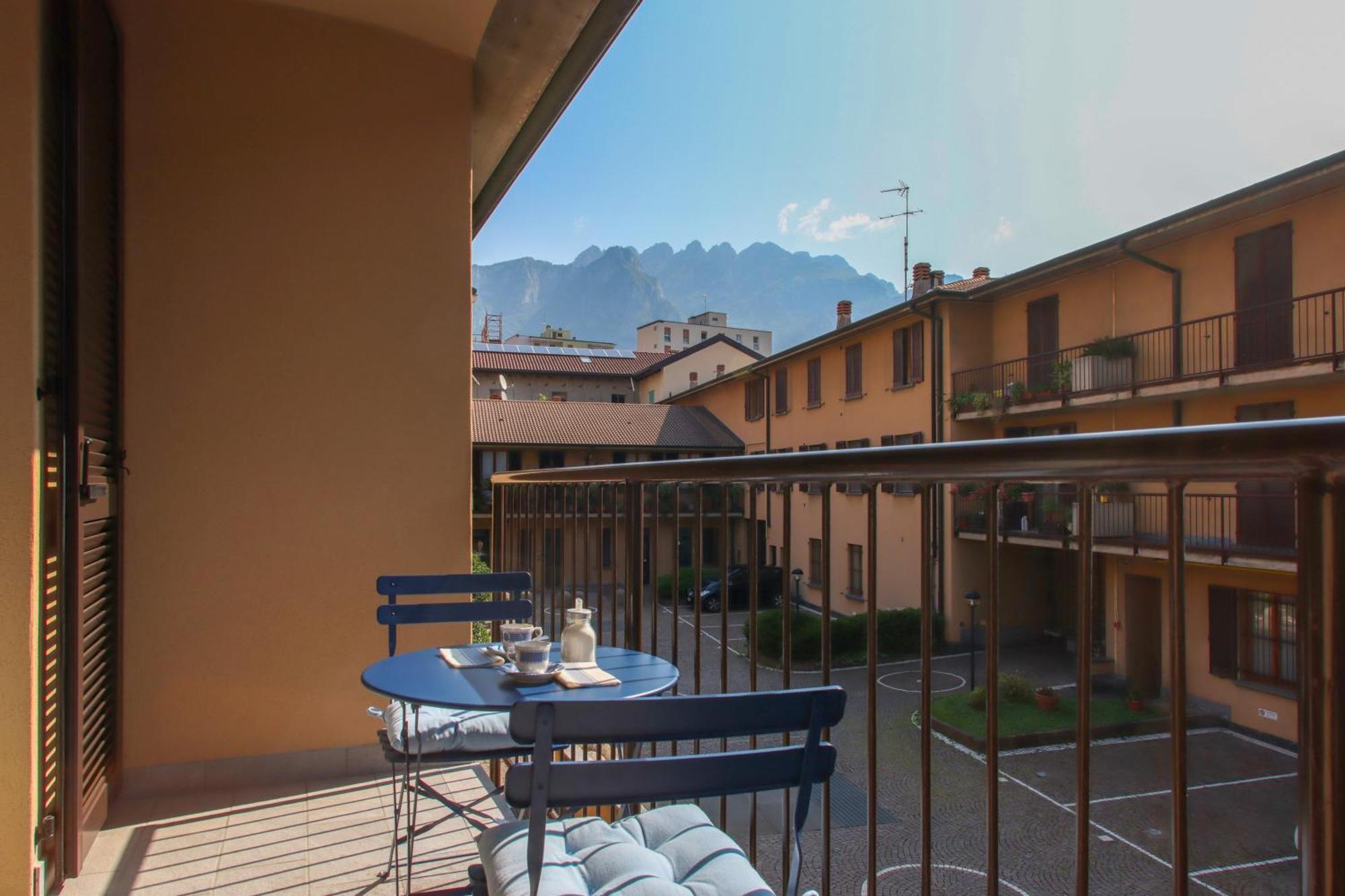 Casa Ardo Wifi & Free Parking In Lecco Center Apartment Luaran gambar