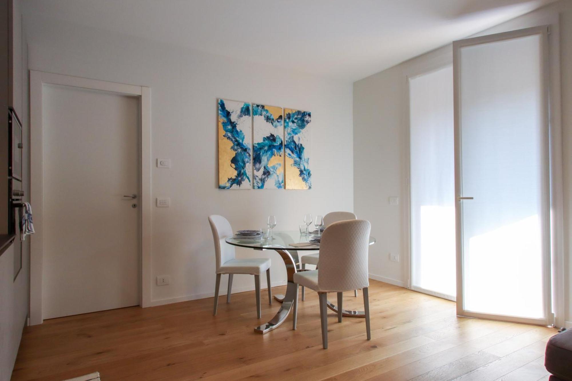 Casa Ardo Wifi & Free Parking In Lecco Center Apartment Luaran gambar